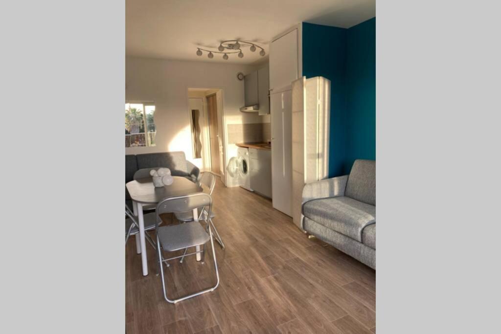 Appartement Escapade au port à Hyères Extérieur photo